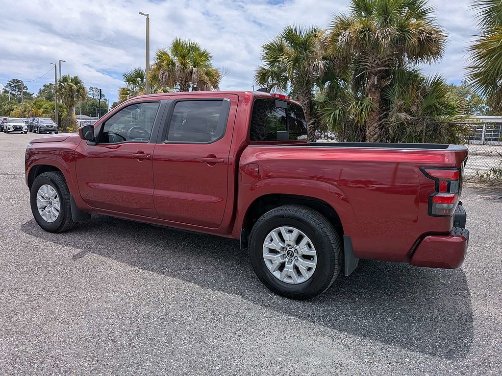 Used 2024 Cardinal Red Metallic TriCoat Nissan 4x2 SV 4dr Crew Cab 5 ft. SB image 5
