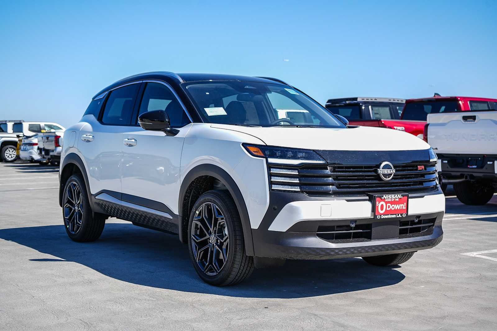 New 2026 Aspen White TriCoat / Super Black Two-tone Nissan SR image 3