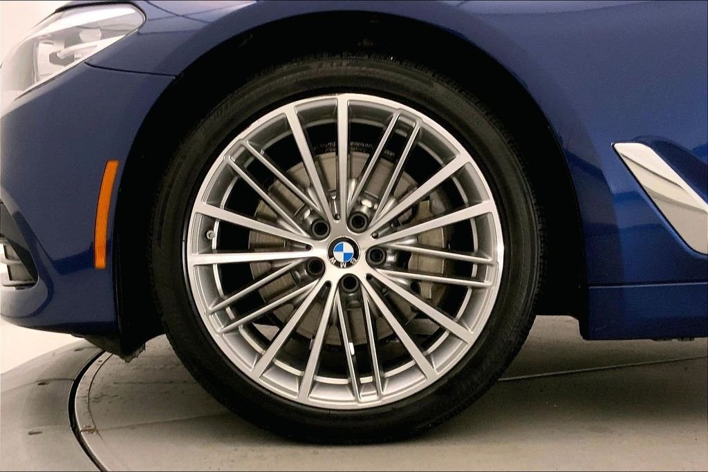 Used 2019 Mediterranean Blue Metallic BMW  image 8