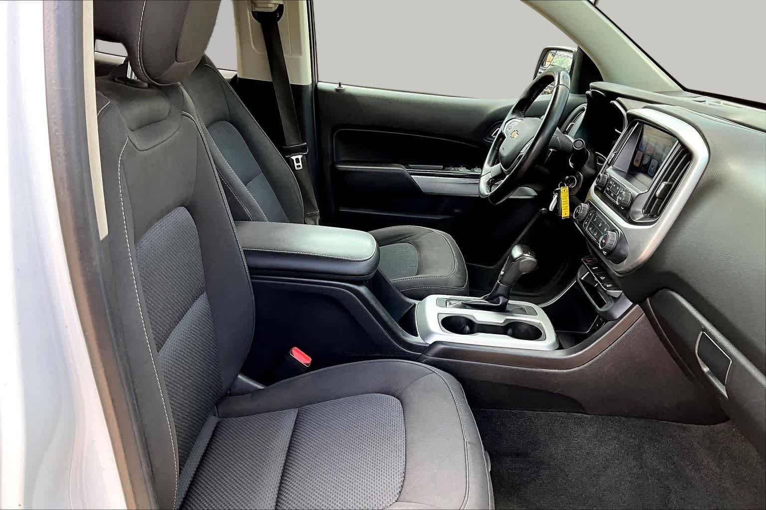 Used 2018 Summit White Chevrolet 2WD LT image 11