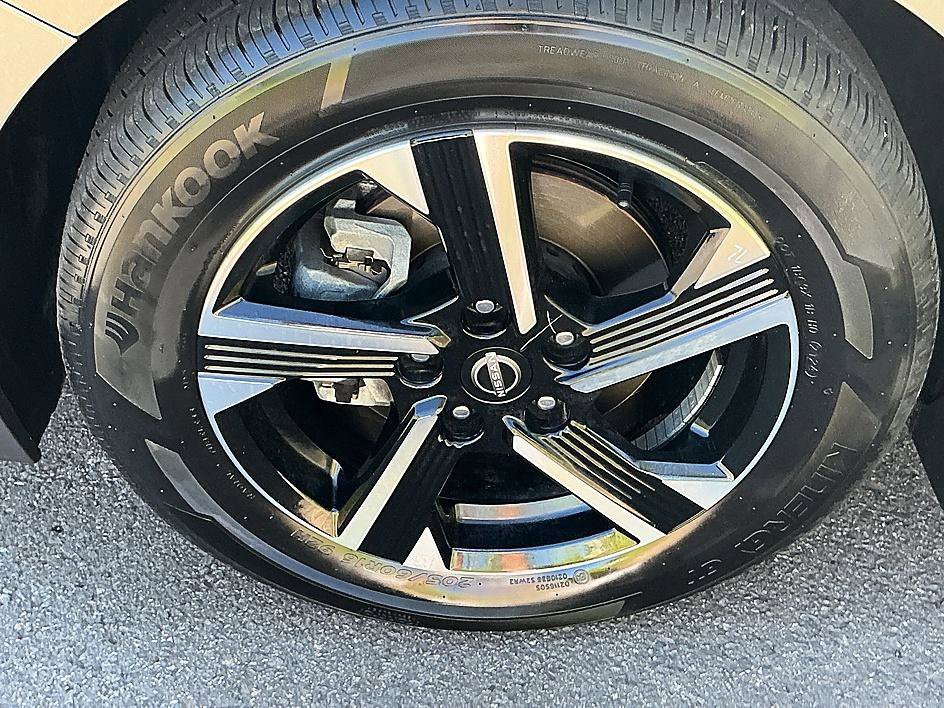 Used 2025 Gun Metallic Nissan SV image 7