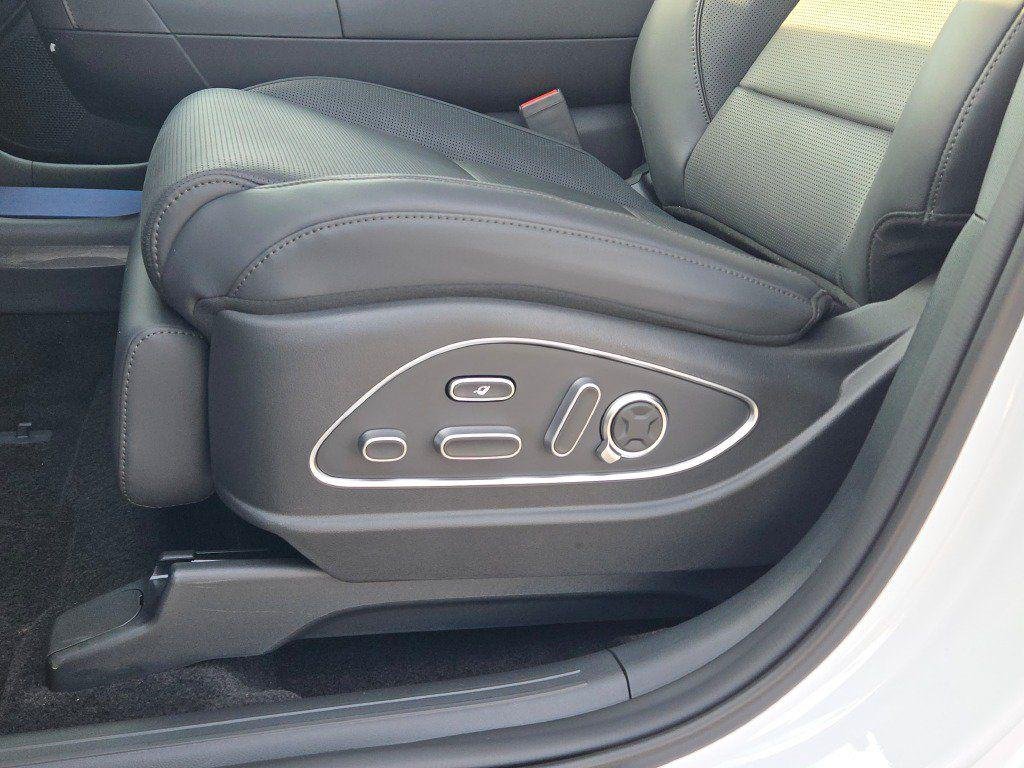 New 2026 White Hyundai Calligraphy AWD image 27