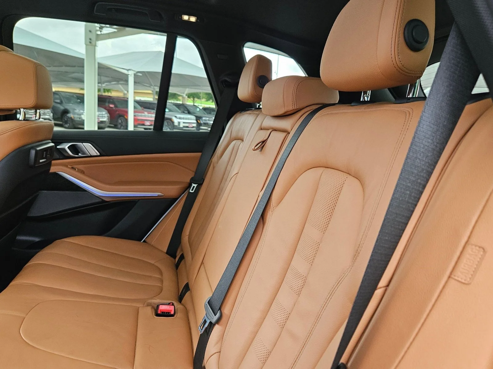 Used 2022 Mineral White Metallic BMW M50i image 21