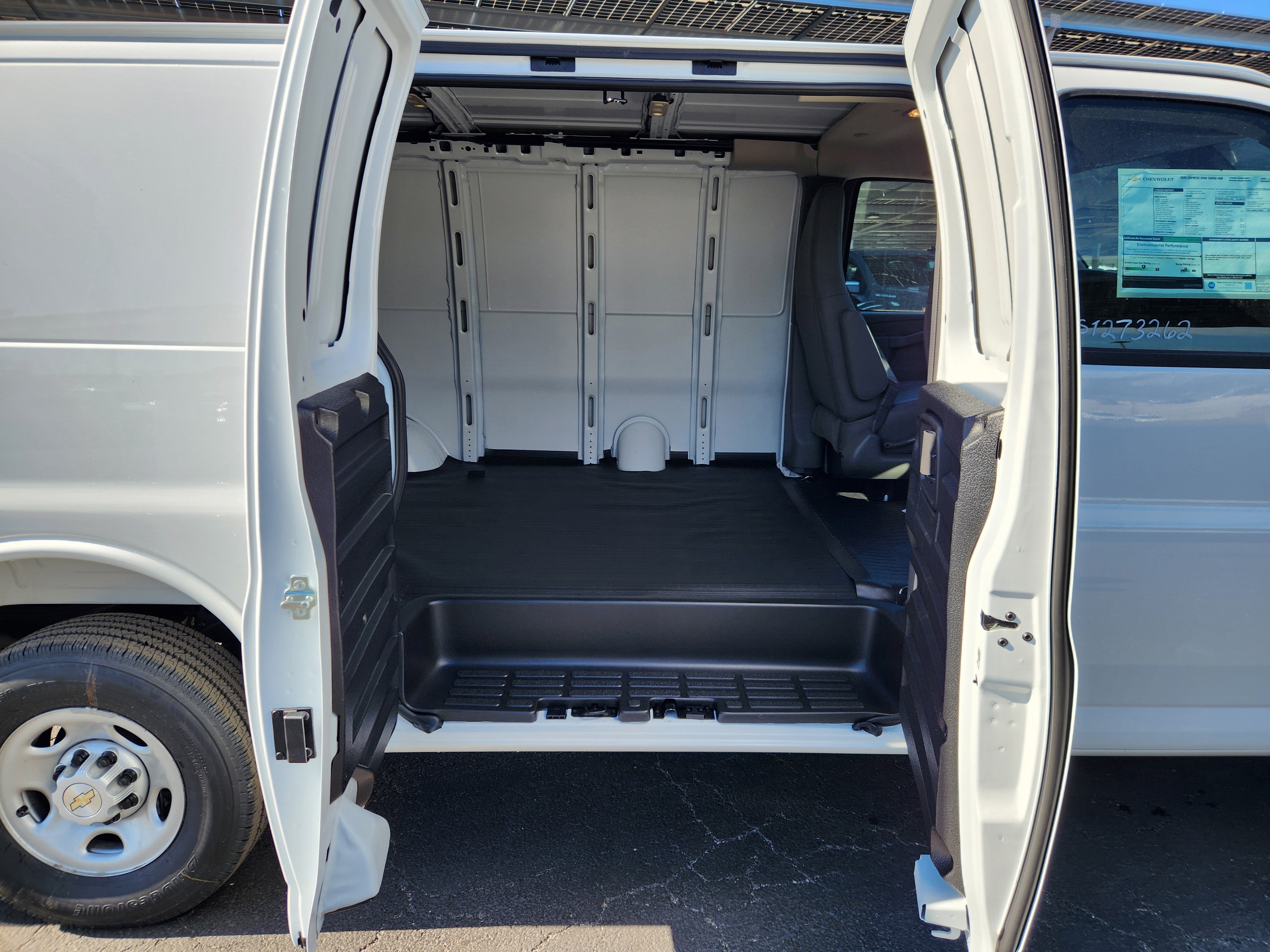 2025 Chevrolet Express Cargo Work Van - Photo 5