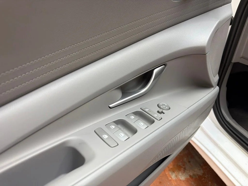 New 2026 Serenity White Hyundai SE image 23