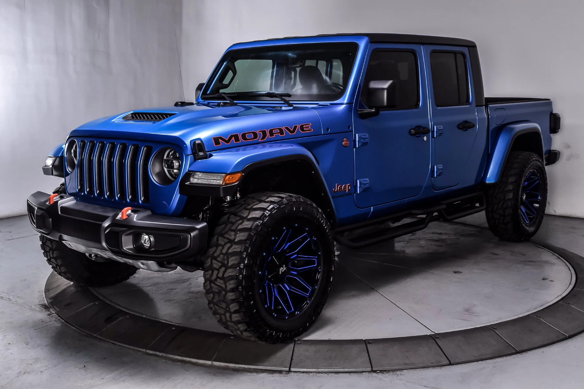 Used 2022 Blue Pearl Jeep Mojave image 3
