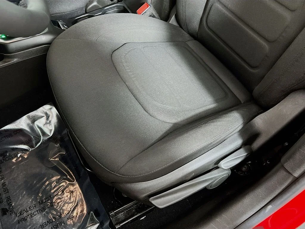 Used 2021 Red Jeep Latitude image 18