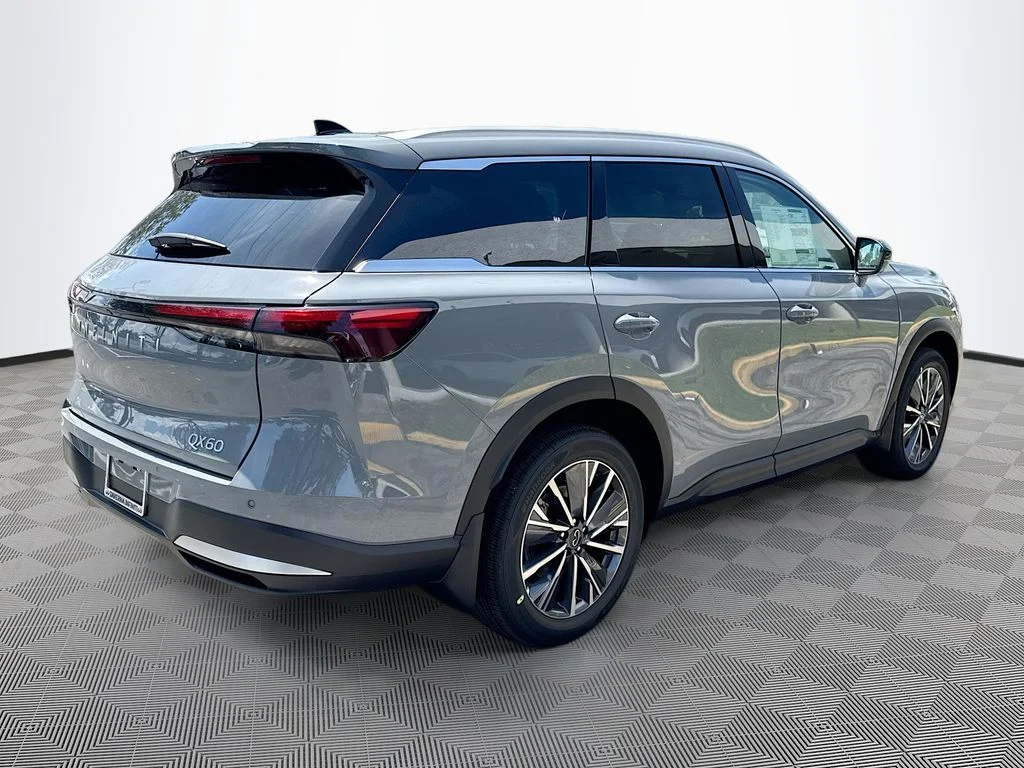 New 2027 HARBOR GRAY INFINITI Luxe FWD image 5
