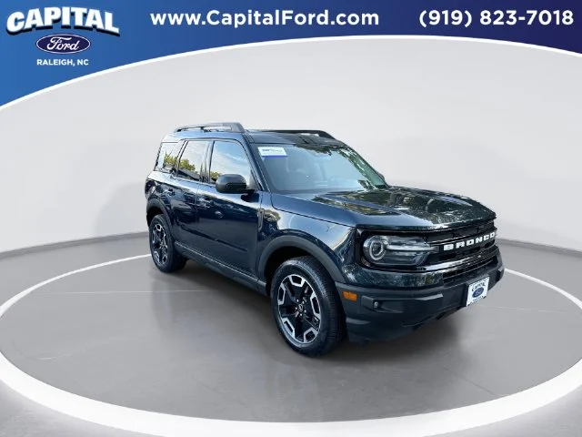 Used 2022 Blue Ford Outer Banks image 2