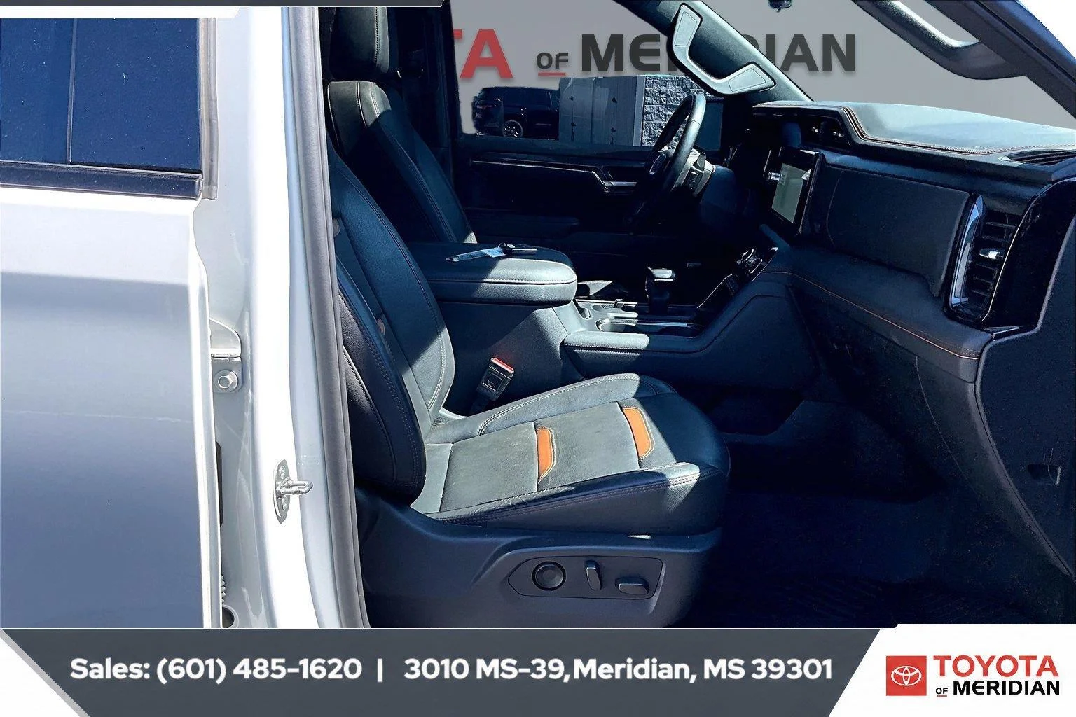 Used 2024 Summit White GMC AT4 image 6