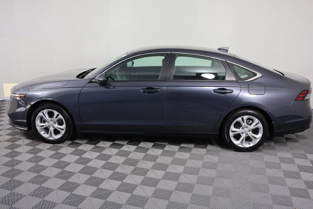 Used 2025 Meteorite Gray Metallic Honda LX image 5