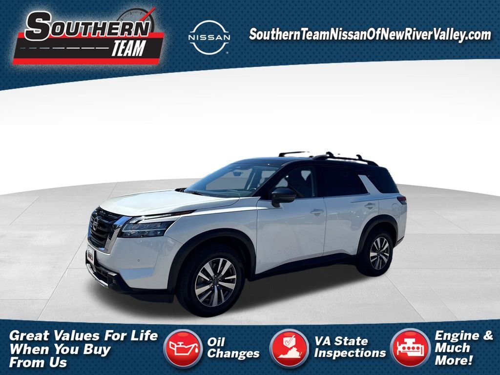 2023 Nissan Pathfinder SL 4WD's photo