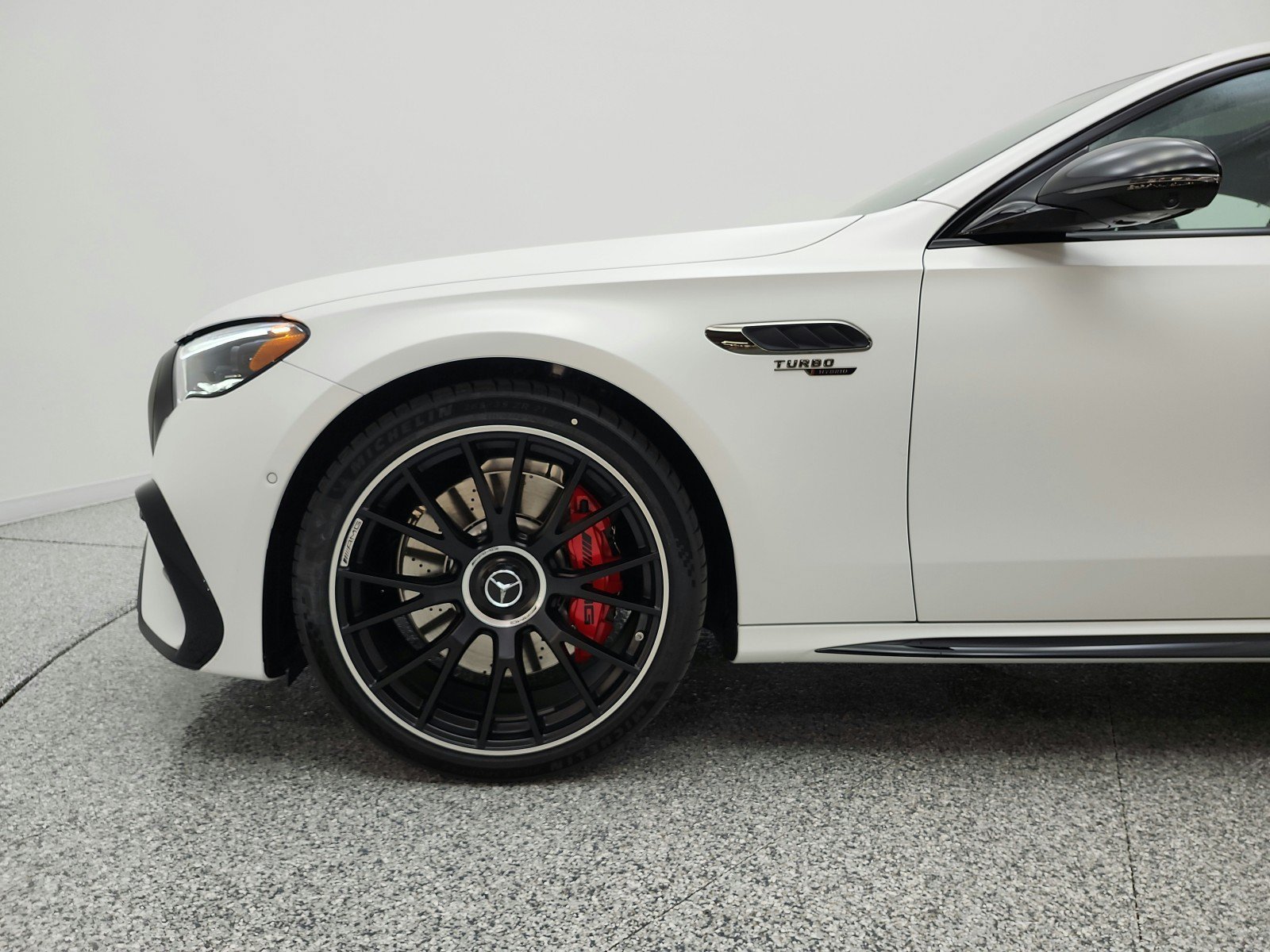 New 2026 MANUFAKTUR Moonlight White Magno Mercedes-Benz AMG® E 53 E 4MATIC+ Sedan image 30