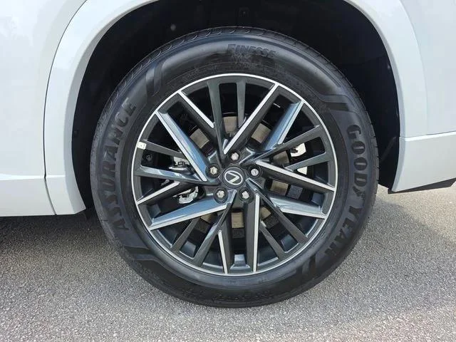 New 2026 Wind Chill Pearl Lexus PREMIUM AWD image 23