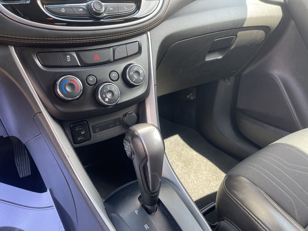 Used 2022 Silver Ice Metallic Chevrolet LT image 15