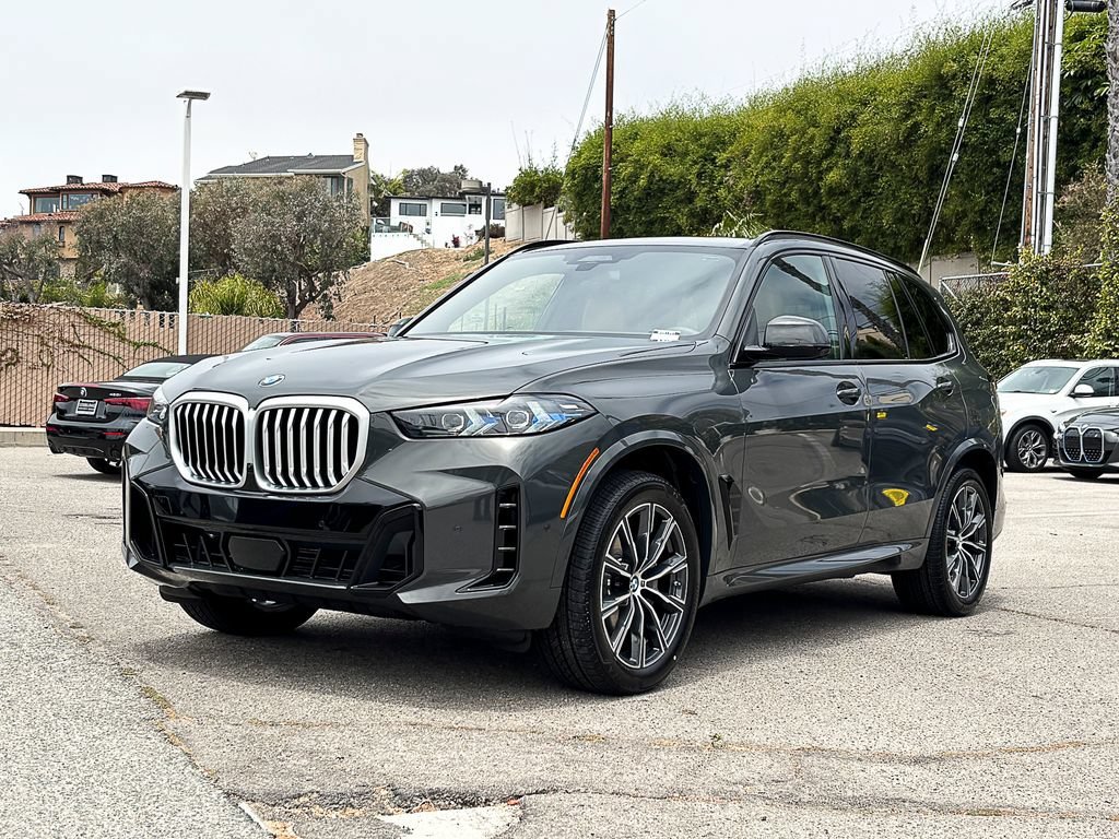 New 2026 Dravit Grey Metallic BMW xDrive40i image 3