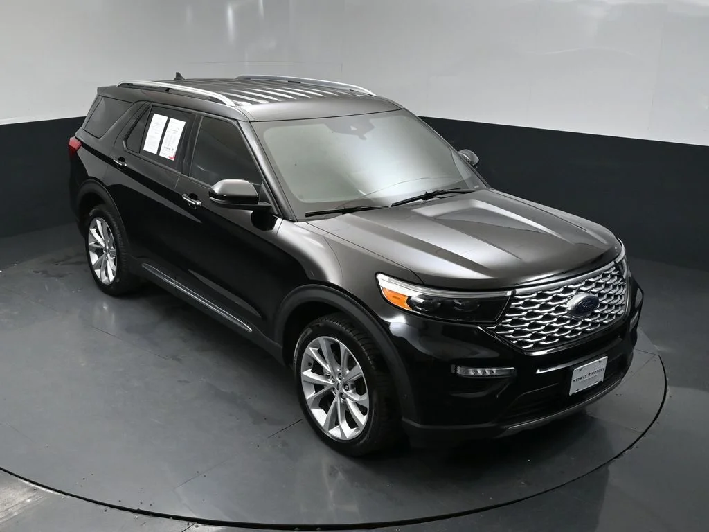 Used 2021 Black Metallic Ford Platinum image 36