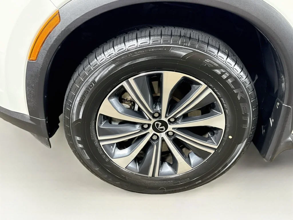 Certified Used 2024 White INFINITI PURE image 45