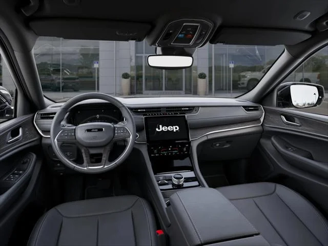 New 2025 Silver Zynith Exterior Paint Jeep Limited image 8