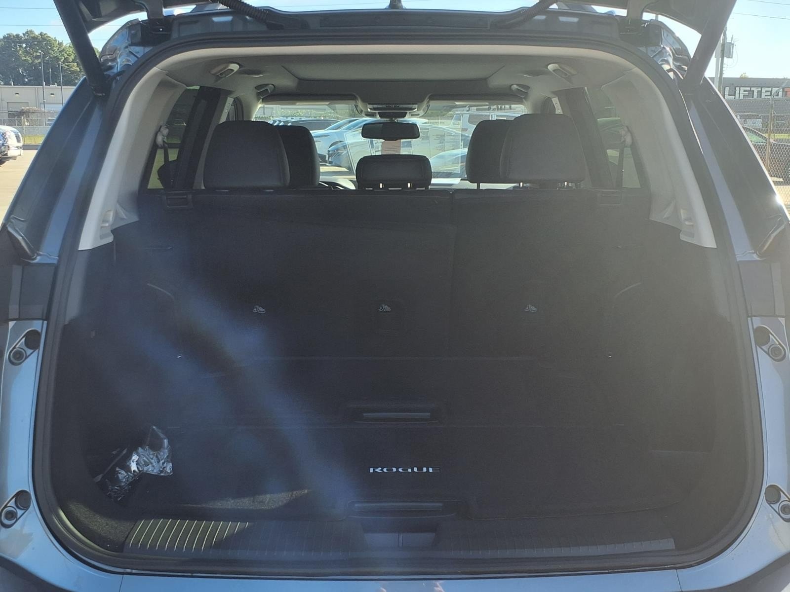 2026 Nissan Rogue photo 10 of 25