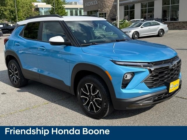 Used 2025 Blue Chevrolet ACTIV image 3
