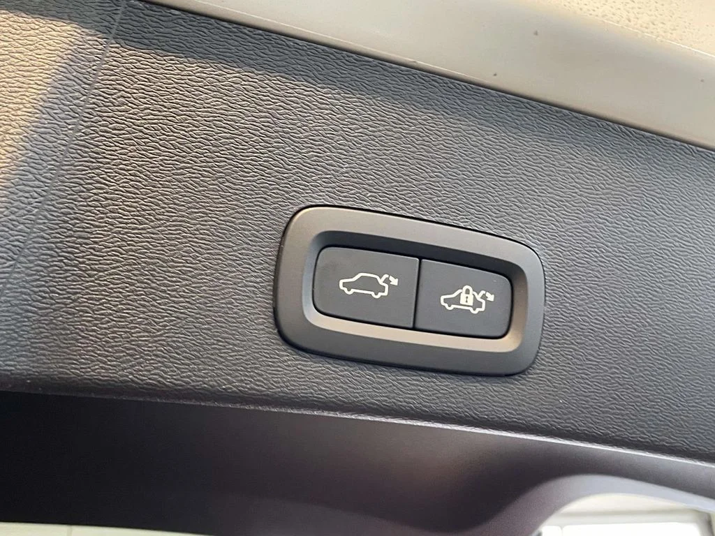 2026 Volvo XC40 Core - Photo 19