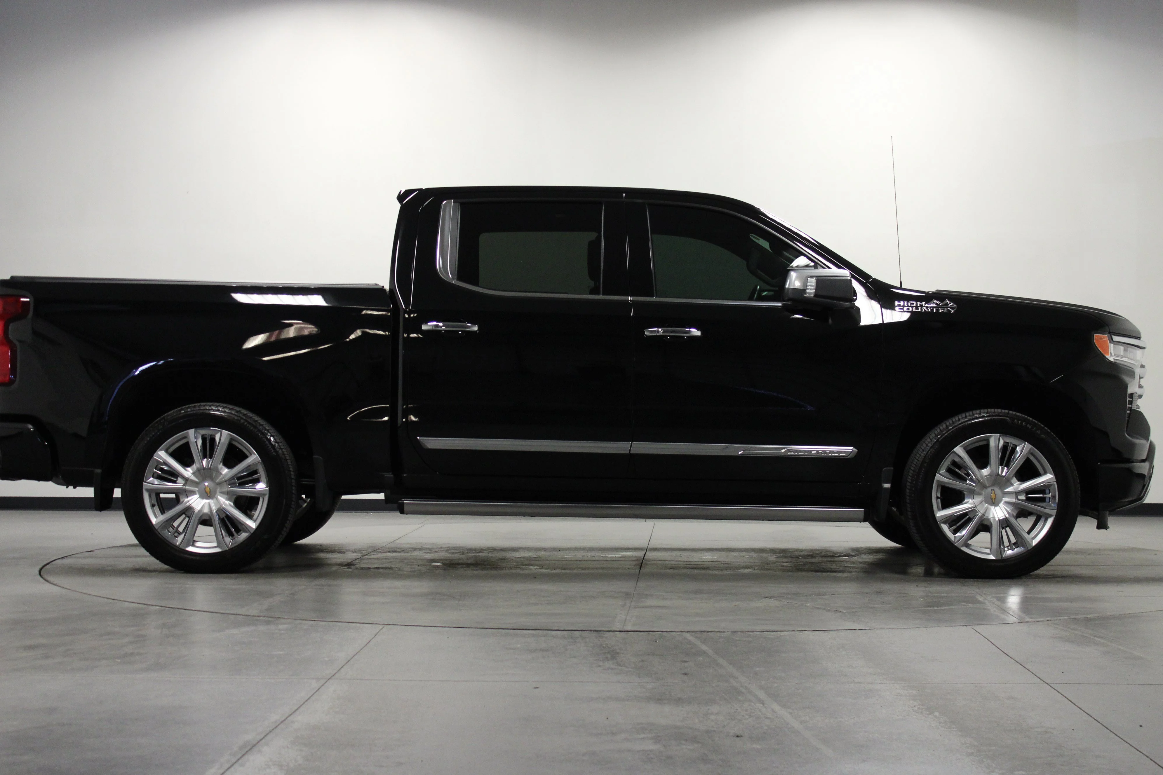 Used 2026 Black Chevrolet High Country image 3