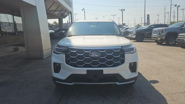 New 2027 Star White Metallic Tri-Coat Ford Platinum 4WD image 31