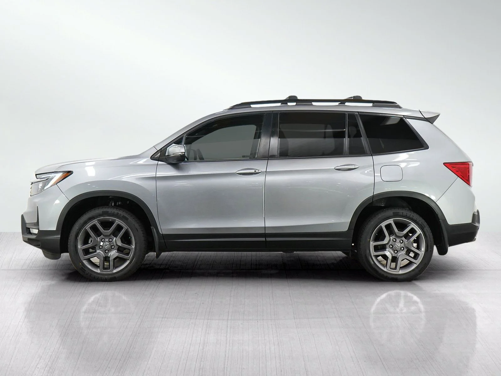 Used 2023 Honda Passport EX-L with VIN 5FNYF8H54PB025656 for sale in Burnsville, Minnesota