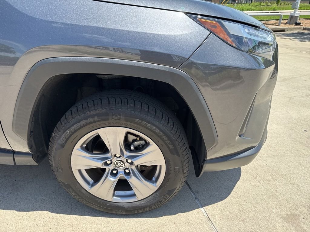 2024 Toyota RAV4 LE - Photo 7