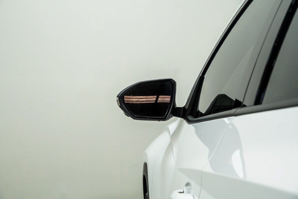 Used 2025 White Hyundai Limited image 15