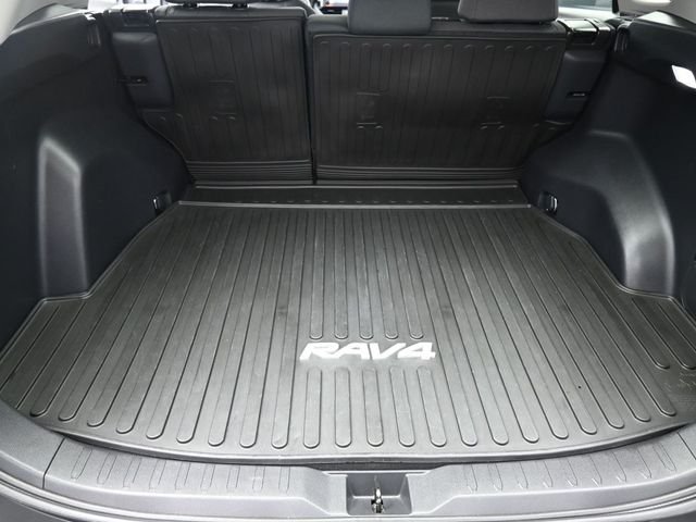 2023 Toyota RAV4 XLE - Photo 21