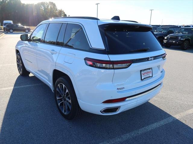 New 2025 Bright White Clear-Coat Exterior Paint Jeep Overland image 16