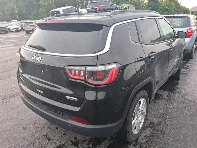 Used 2022 Black Jeep Latitude image 3