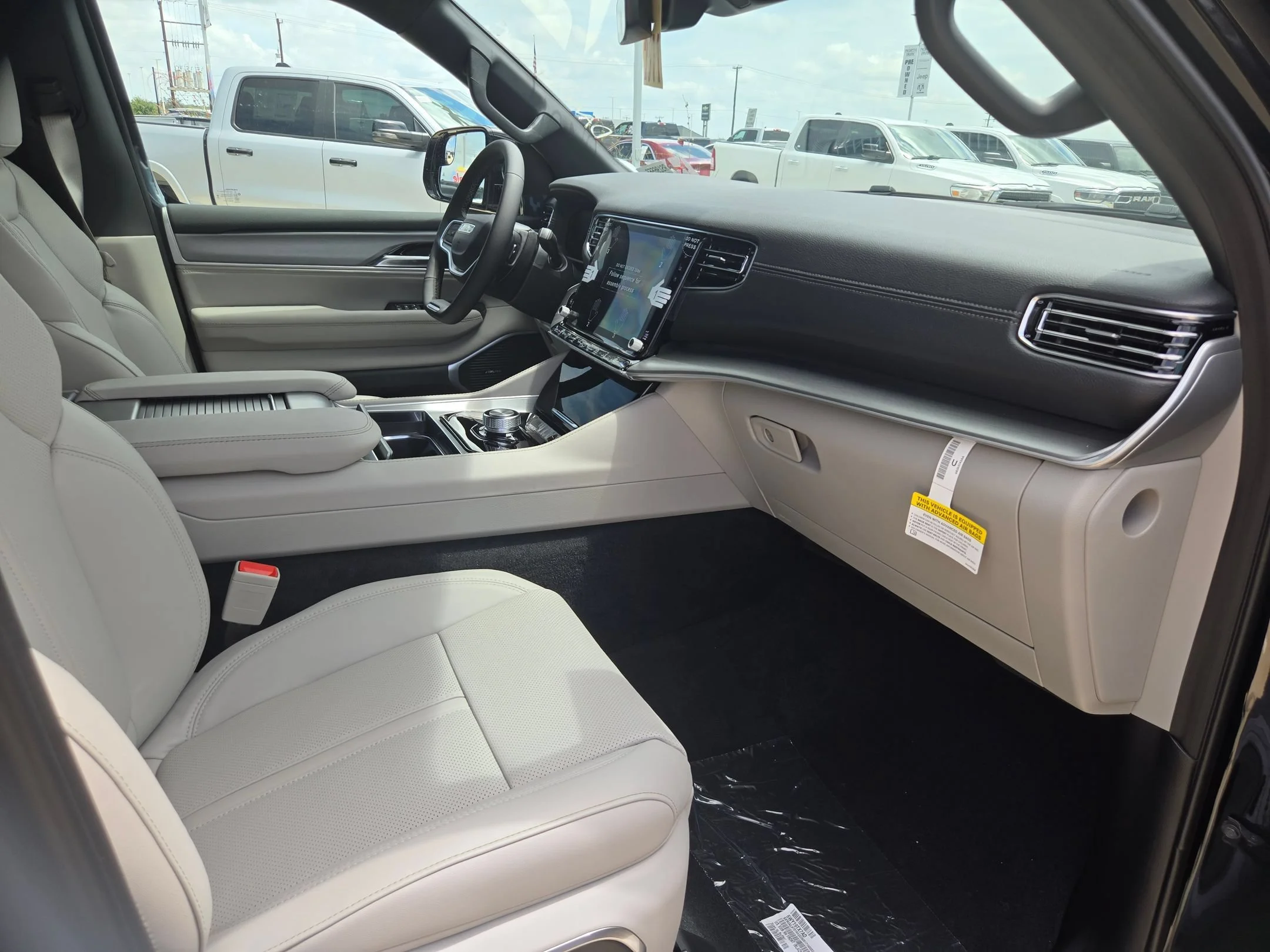 New 2026 High Gloss Black Exterior Paint Jeep  image 23