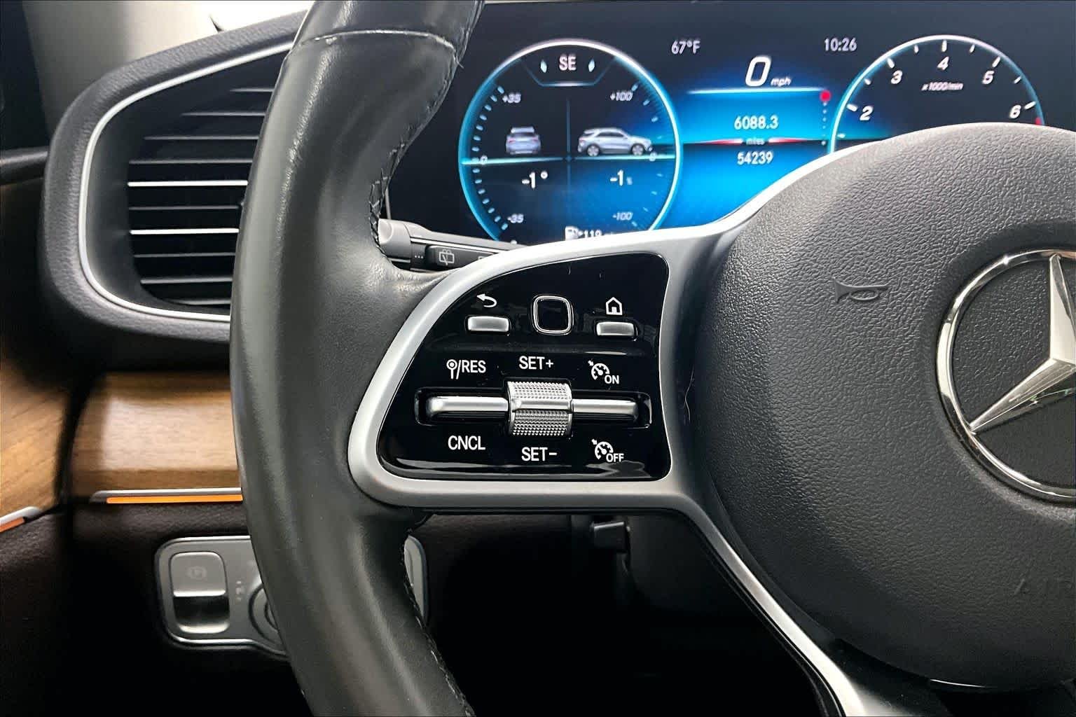 Used 2020 Emerald Green Metallic Mercedes-Benz GLE 350 image 21