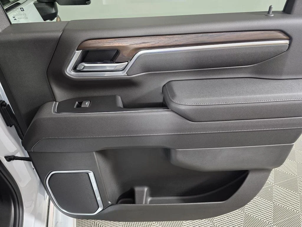 New 2025 Summit White GMC SLT image 25