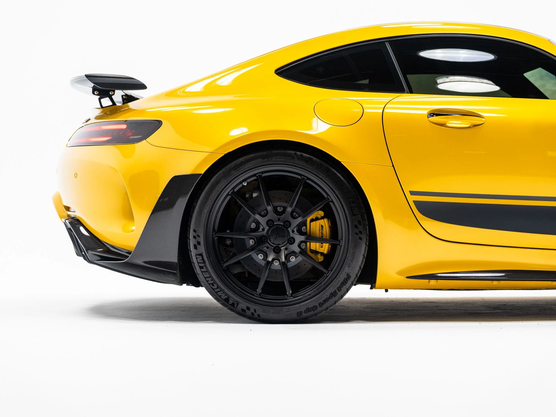 Used 2020 AMG Solarbeam Yellow Metallic Mercedes-Benz R image 11