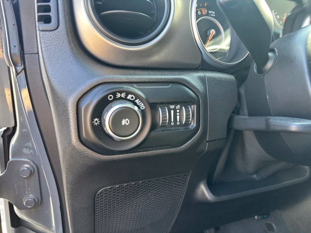 Used 2019 Gray Jeep Unlimited Sport S image 17