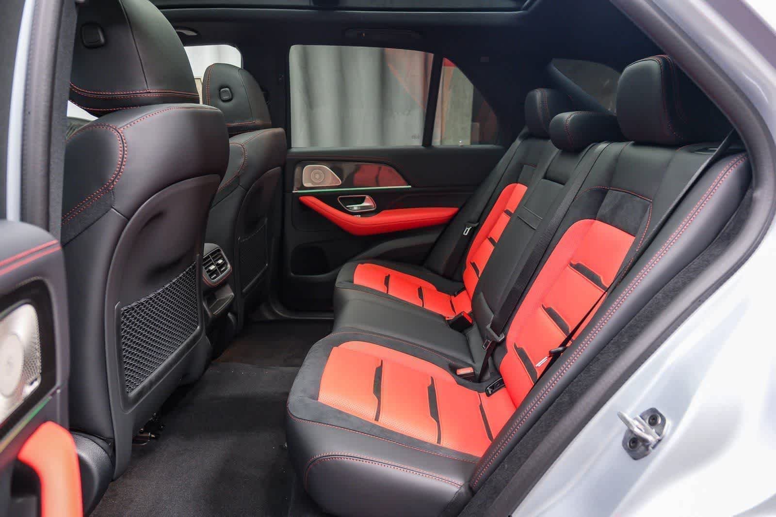 Nuevo Mercedes-Benz AMG® GLE 53 4MATIC+ SUV 2026 en color Cirrus Silver Metallic, imagen 19.