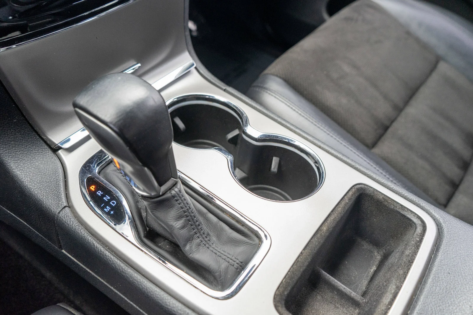 Used 2019 Bright White Clearcoat Jeep Altitude image 21