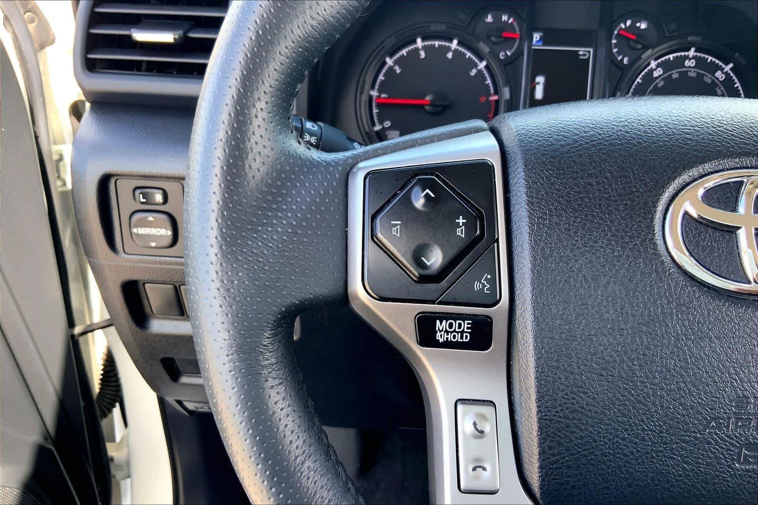 Used 2022 White Toyota SR5 image 23