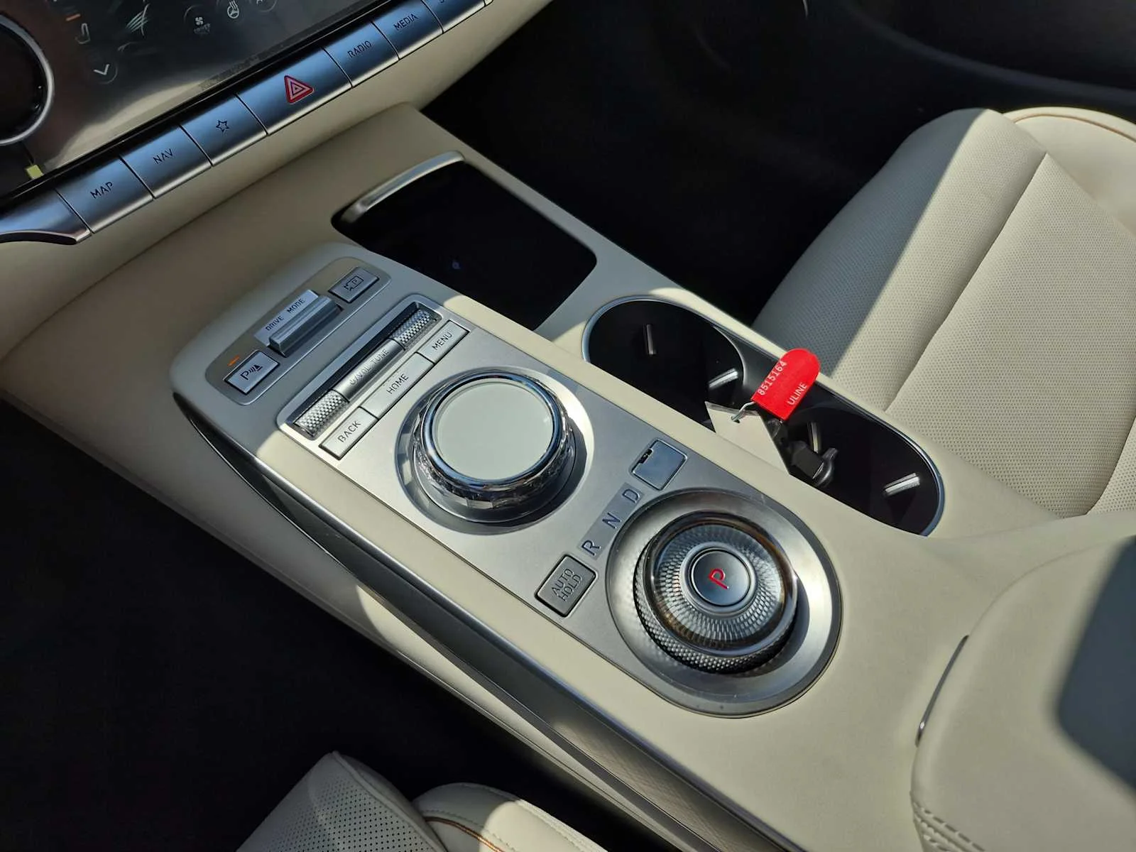 2025 GENESIS GV70 Advanced - Photo 13