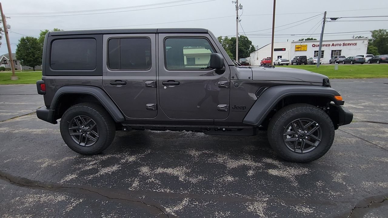 New 2026 Granite Crystal Metallic Clear-Coat Exterior Paint Jeep Sport S image 9