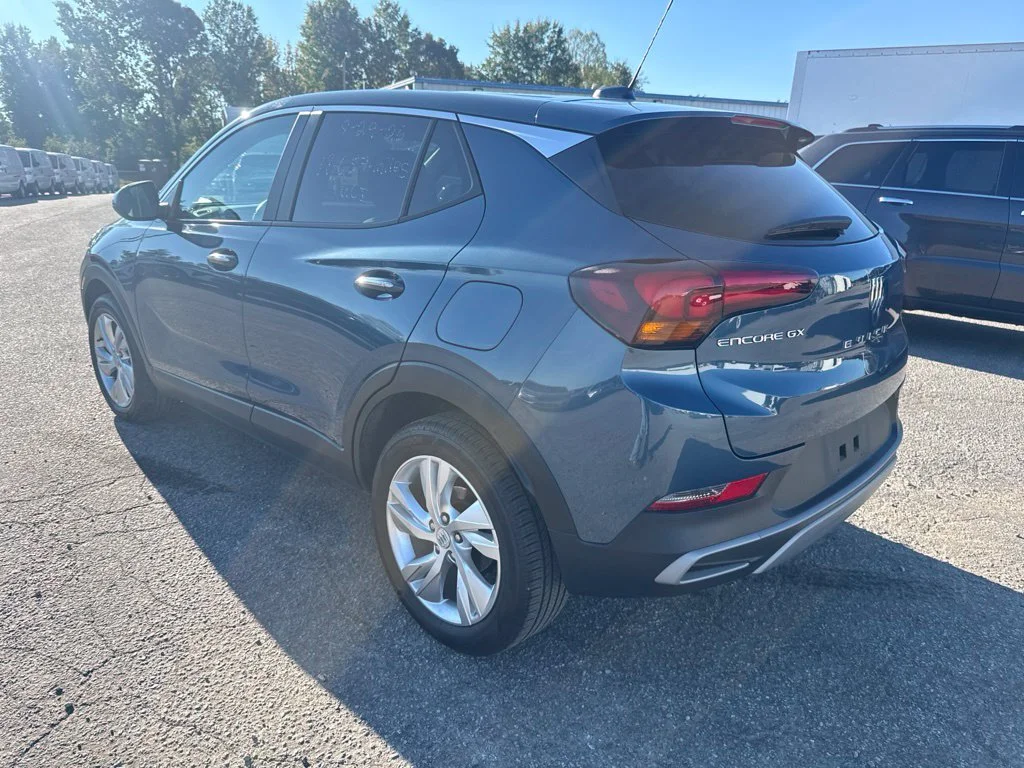 Used 2025 Blue Buick Preferred image 3
