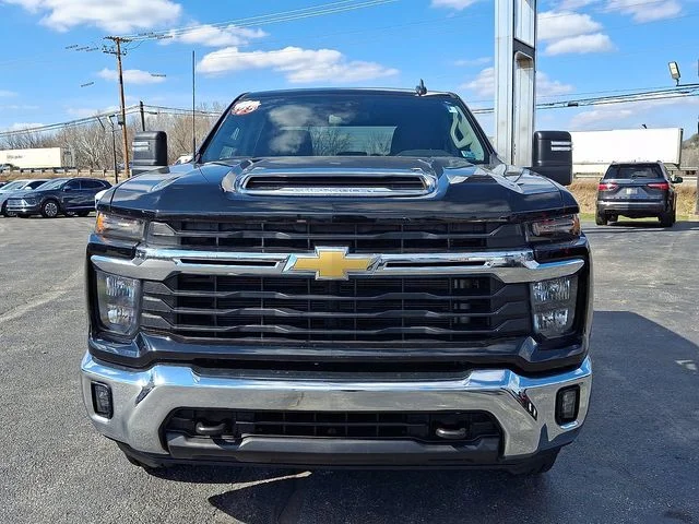 Used 2025 Black Chevrolet LT image 2