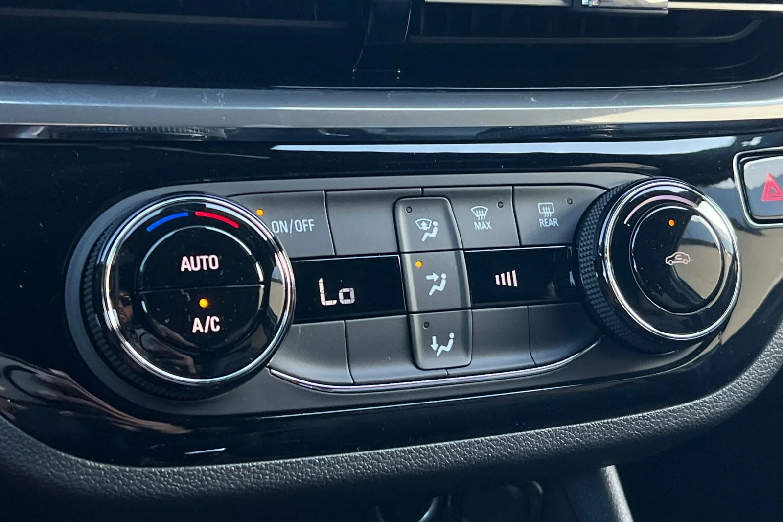 2026 Buick Envista Sport Touring - Photo 22