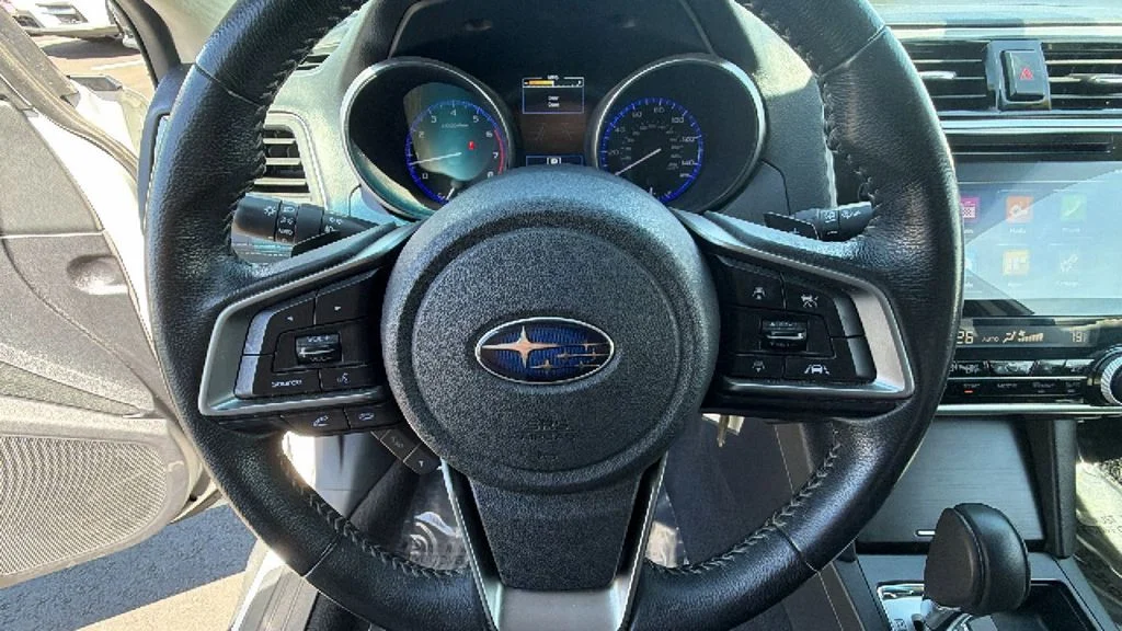 Used 2018 Crystal White Pearl Subaru 2.5i Premium image 18