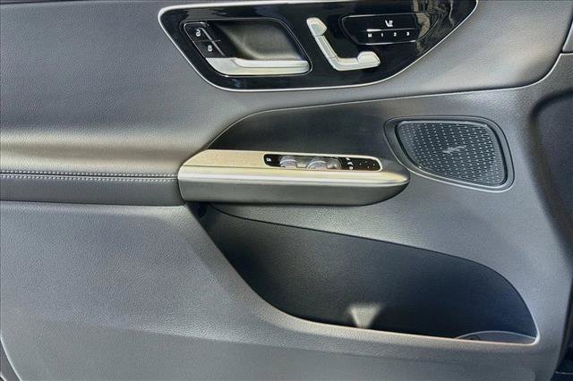New 2027 Black Mercedes-Benz GLC 300 image 46