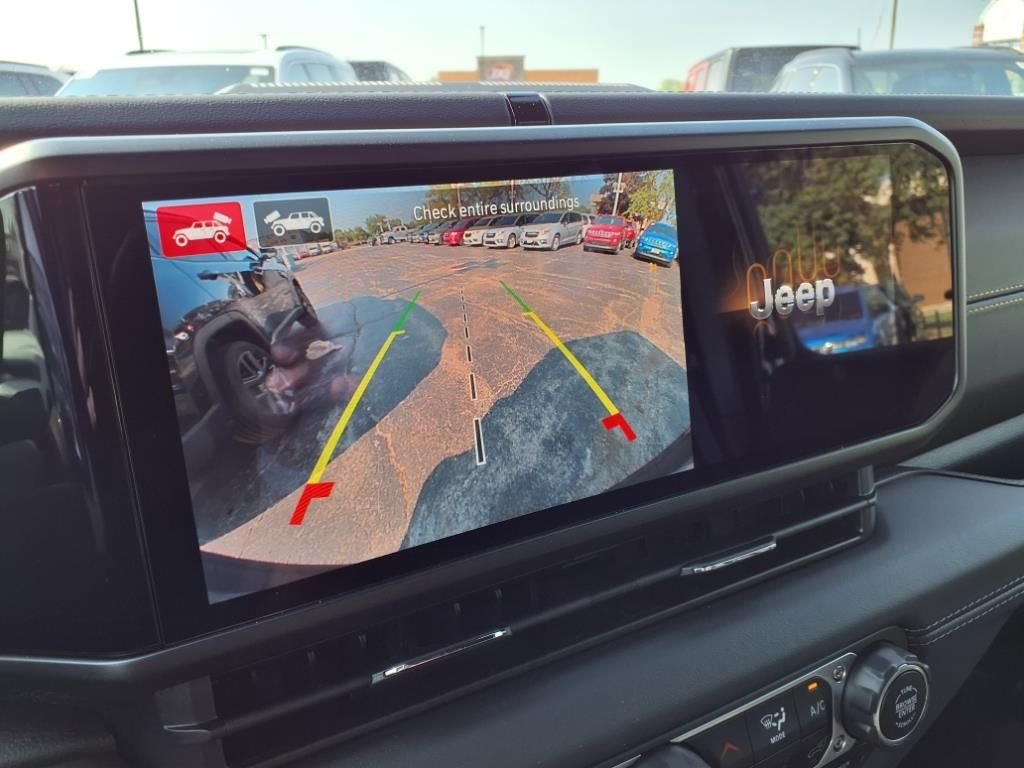 2025 Jeep Wrangler 4-Door Sahara - Photo 14